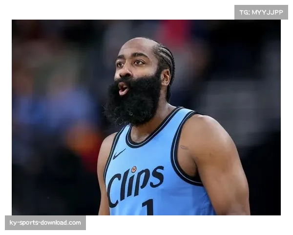 哈登手感火热30分助攻球队大胜展现高效表现